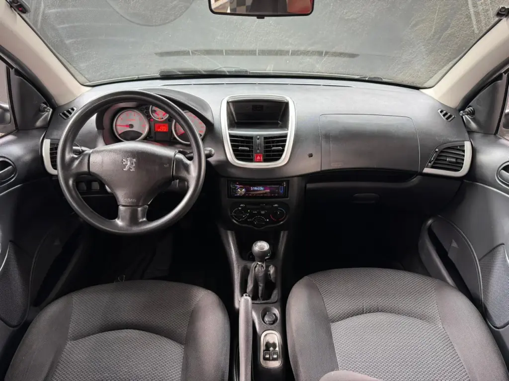 PEUGEOT 207 Hatch - Foto