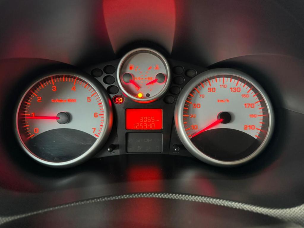 PEUGEOT 207 Hatch - Foto