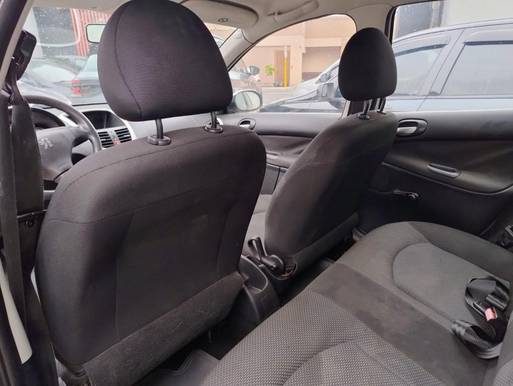 PEUGEOT 207 Hatch - Foto