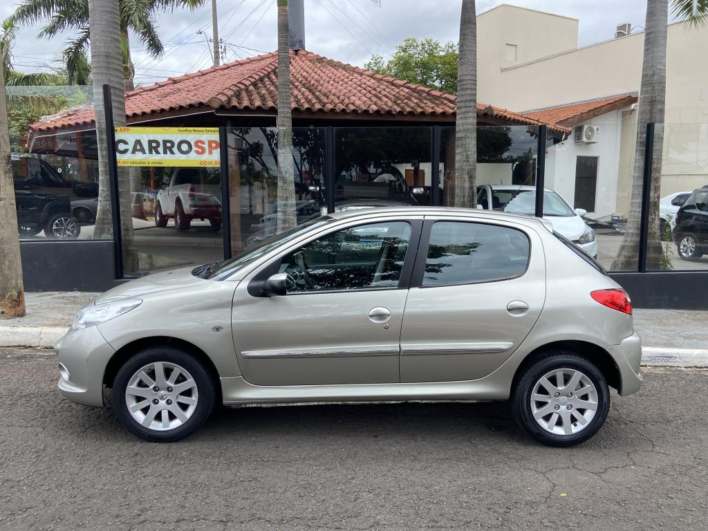 PEUGEOT 207 Hatch - Foto