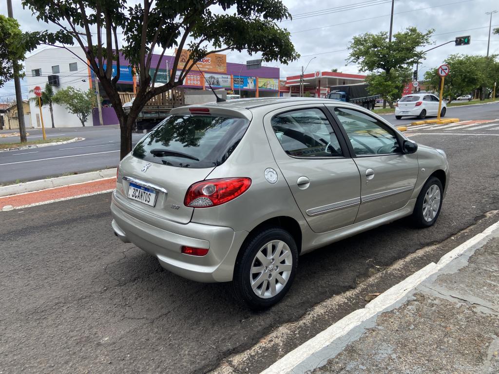 PEUGEOT 207 Hatch - Foto