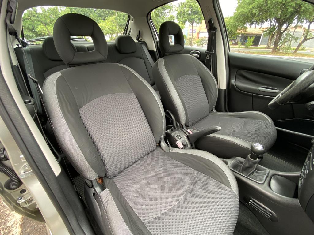 PEUGEOT 207 Hatch - Foto