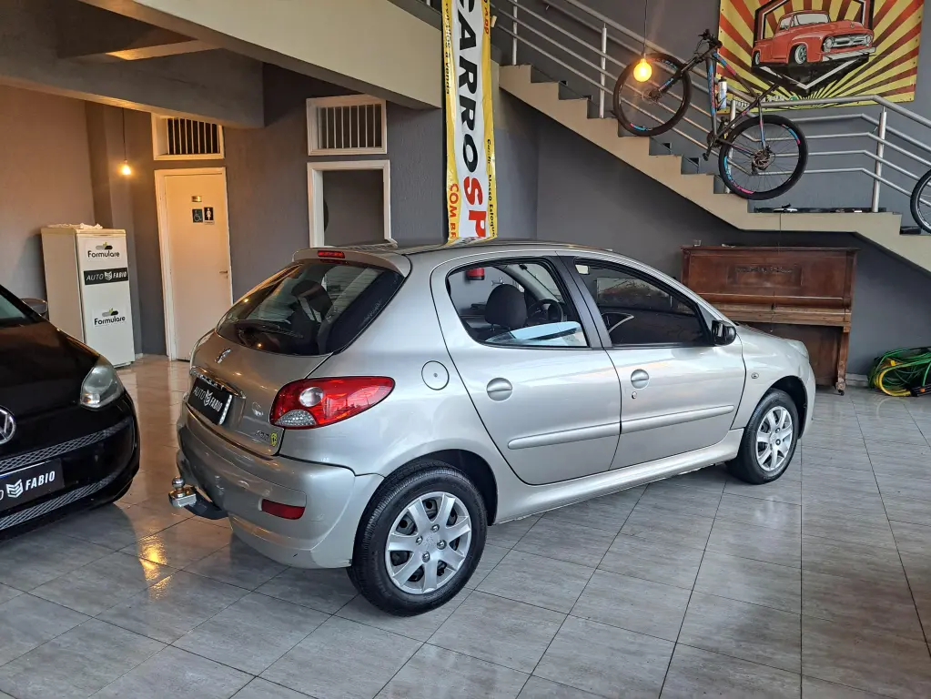 PEUGEOT 207 Hatch - Foto