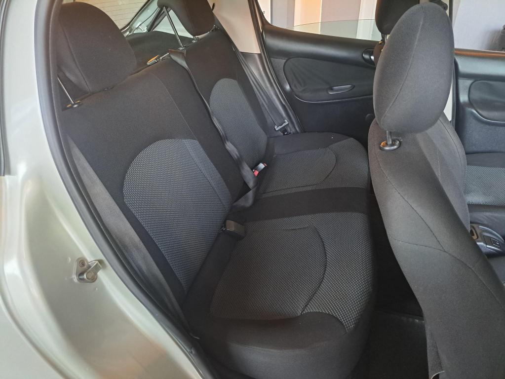 PEUGEOT 207 Hatch - Foto
