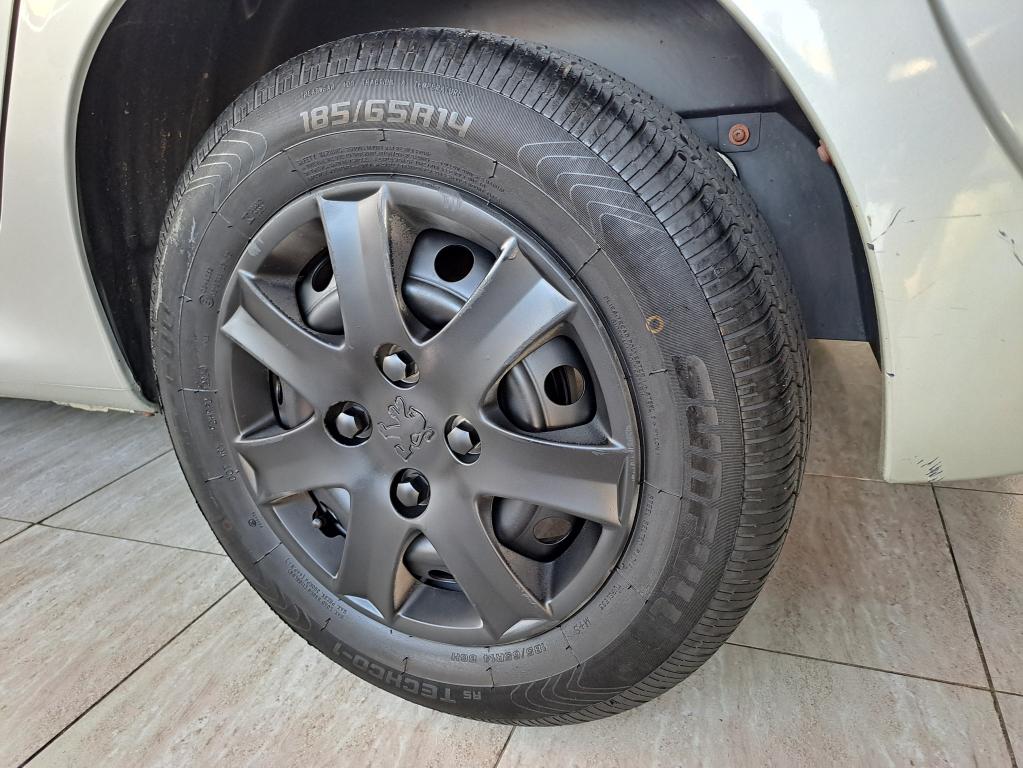 PEUGEOT 207 Hatch - Foto
