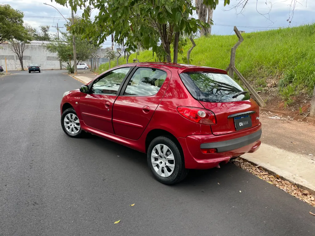 PEUGEOT 207 Hatch - Foto