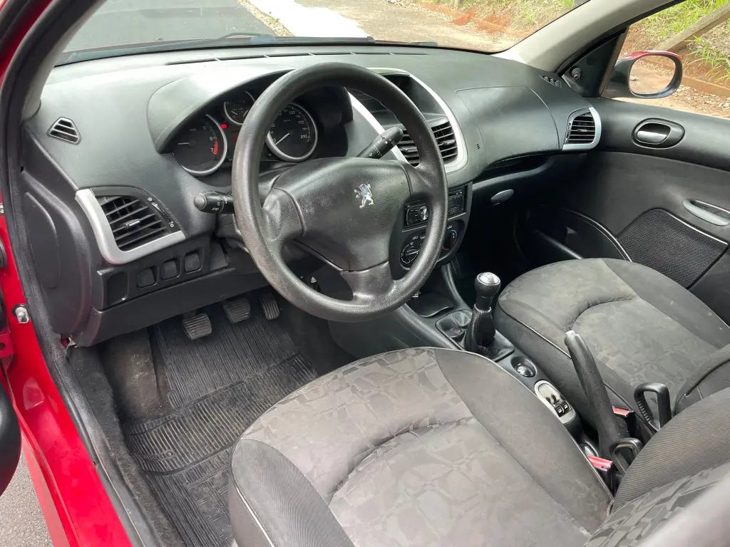 PEUGEOT 207 Hatch - Foto