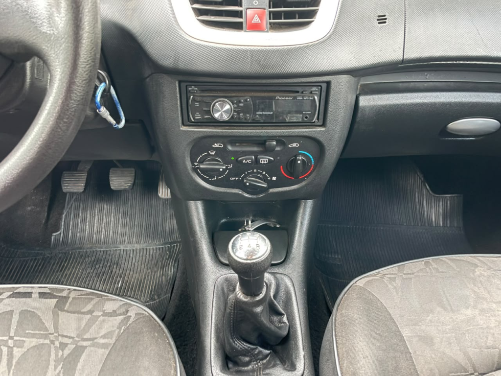PEUGEOT 207 Hatch - Foto