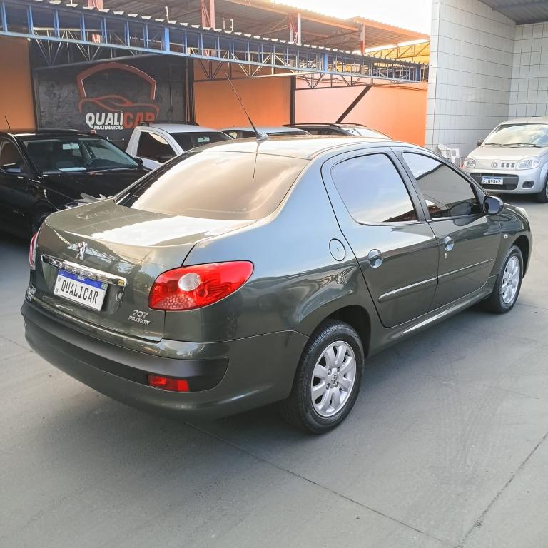 PEUGEOT 207 Sedan - Foto