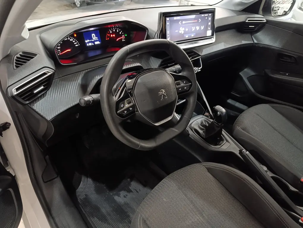PEUGEOT 208 - Foto