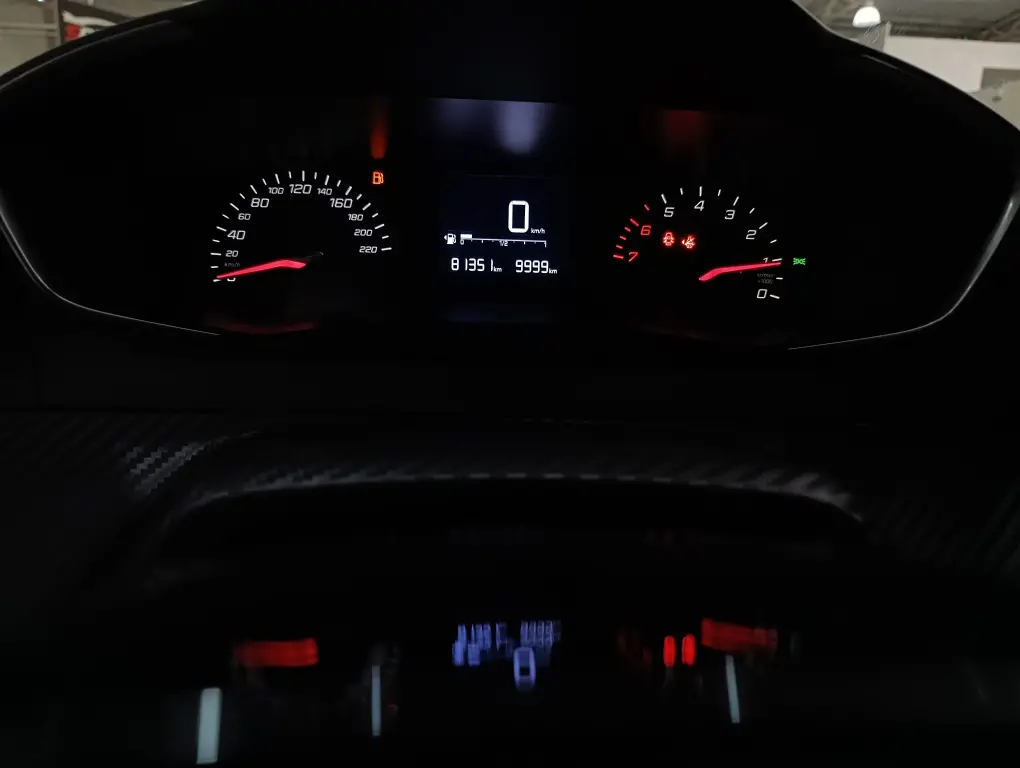 PEUGEOT 208 - Foto