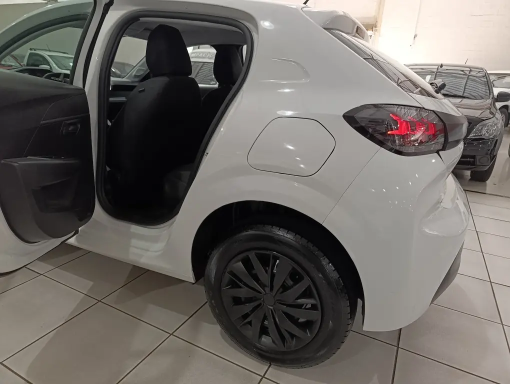 PEUGEOT 208 - Foto