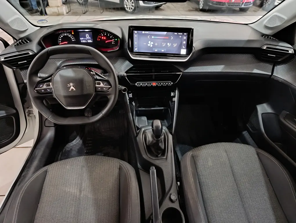 PEUGEOT 208 - Foto