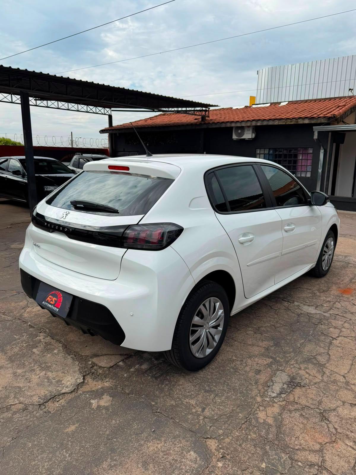 PEUGEOT 208 - Foto
