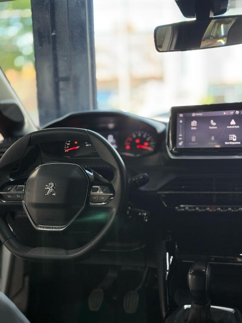 PEUGEOT 208 - Foto