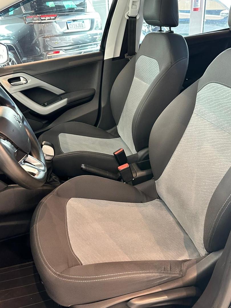 PEUGEOT 208 - Foto
