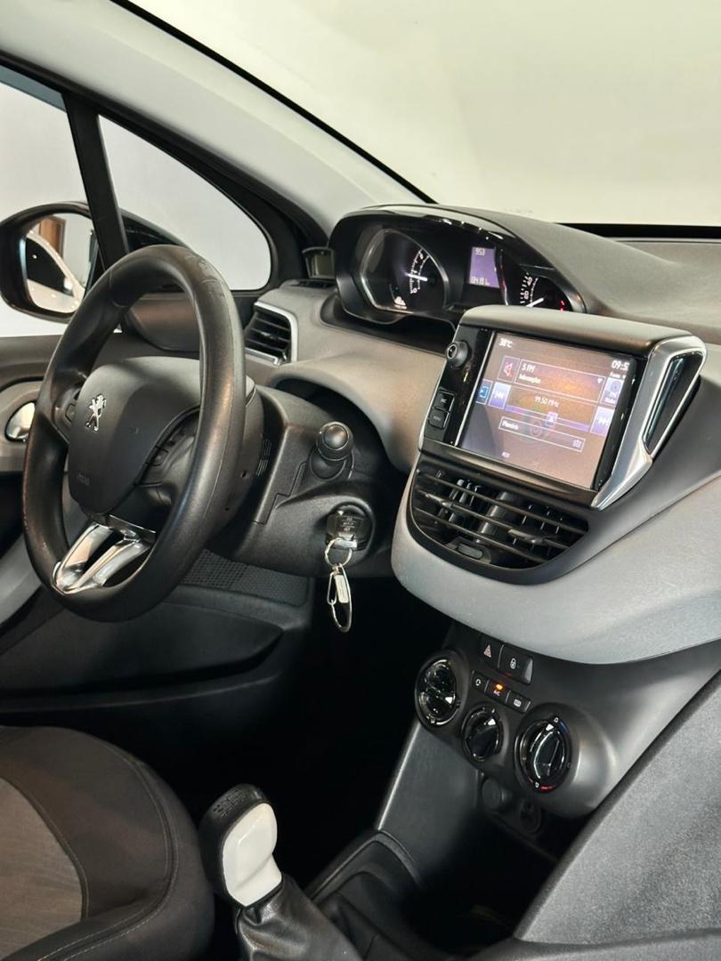 PEUGEOT 208 - Foto