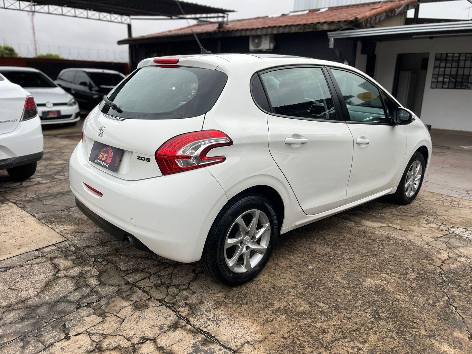 PEUGEOT 208 - Foto