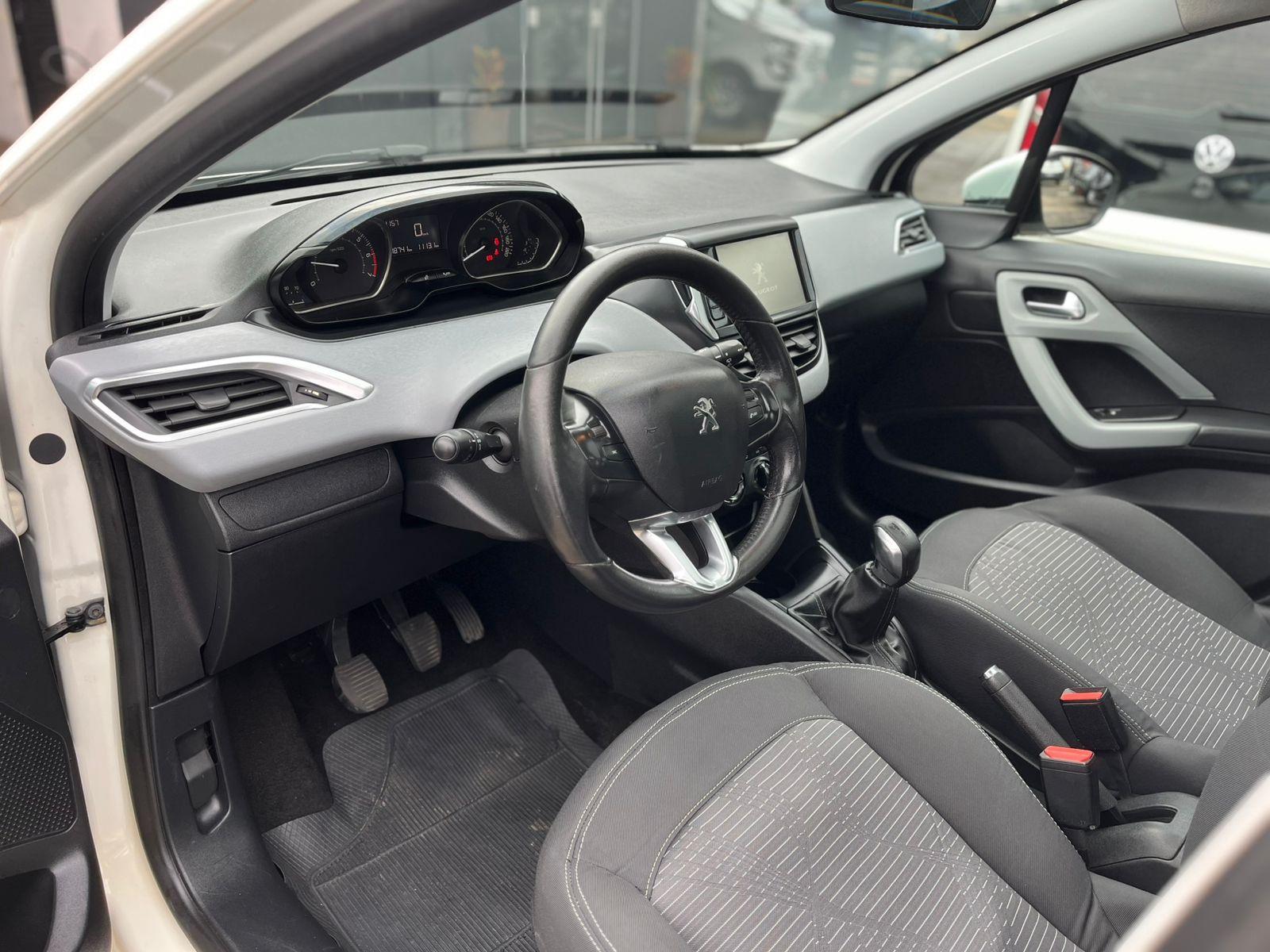 PEUGEOT 208 - Foto