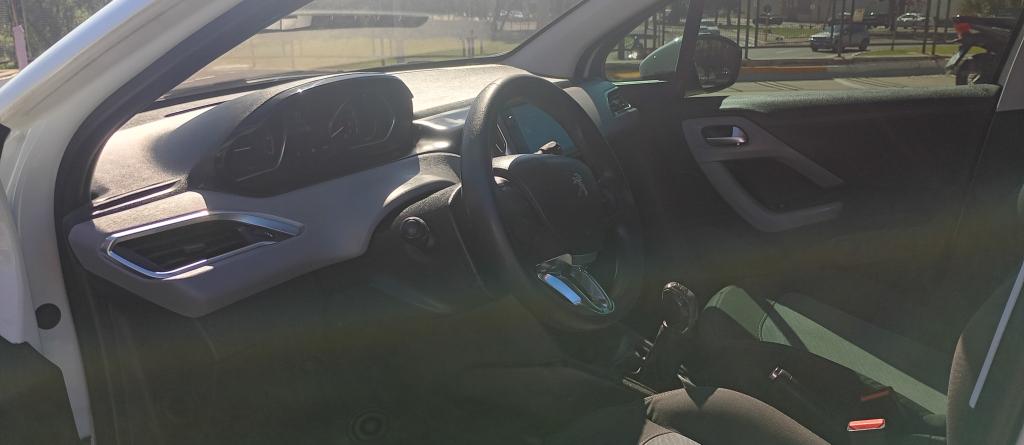PEUGEOT 208 - Foto