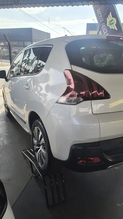 PEUGEOT 3008 - Miniatura