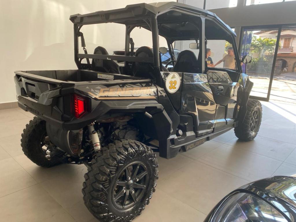 POLARIS RZR XP 1000 - Foto
