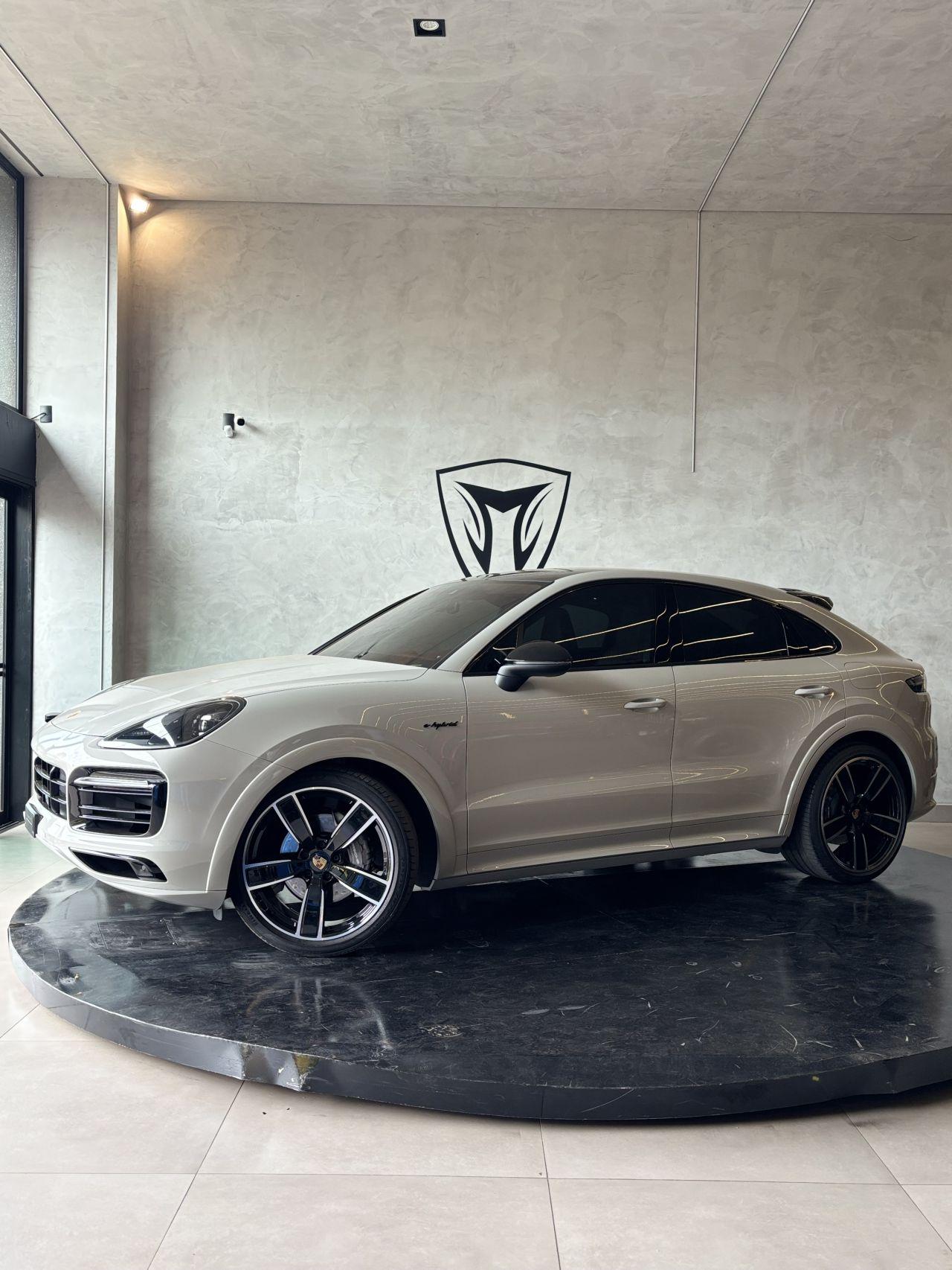 PORSCHE Cayenne - Foto