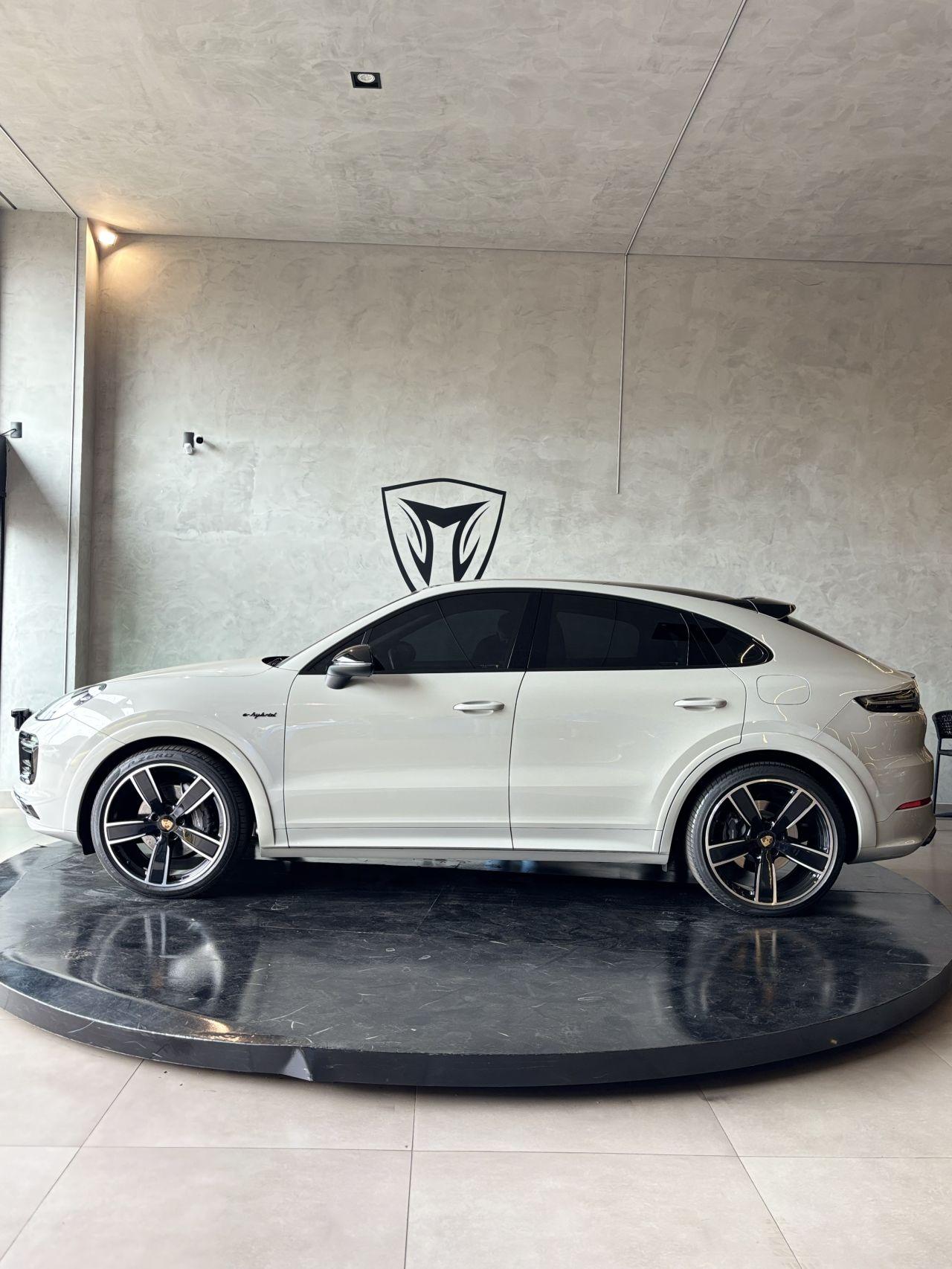 PORSCHE Cayenne - Foto