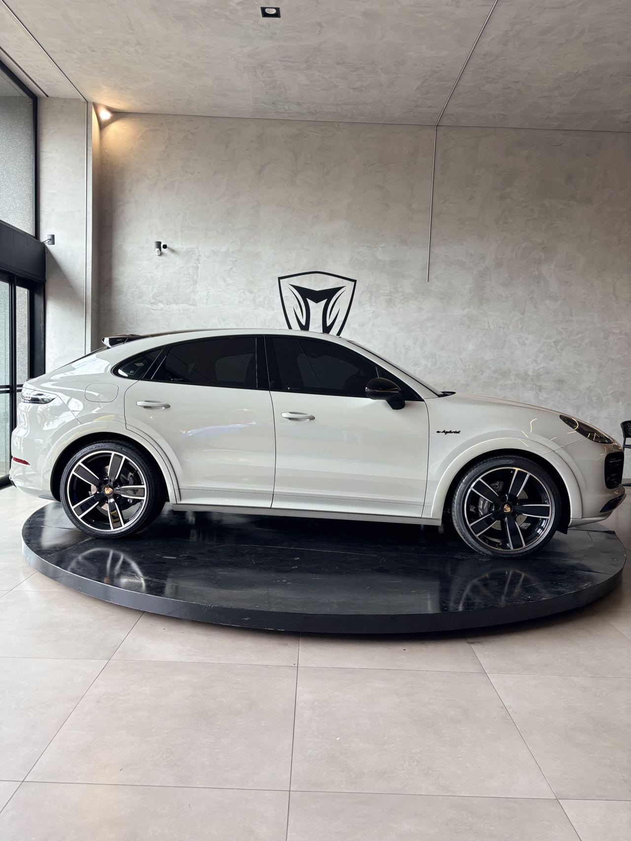 PORSCHE Cayenne - Foto