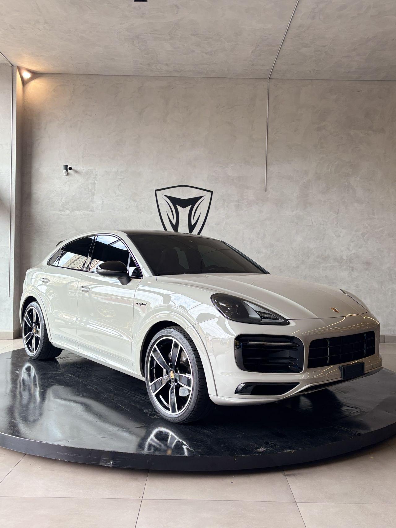 PORSCHE Cayenne - Foto