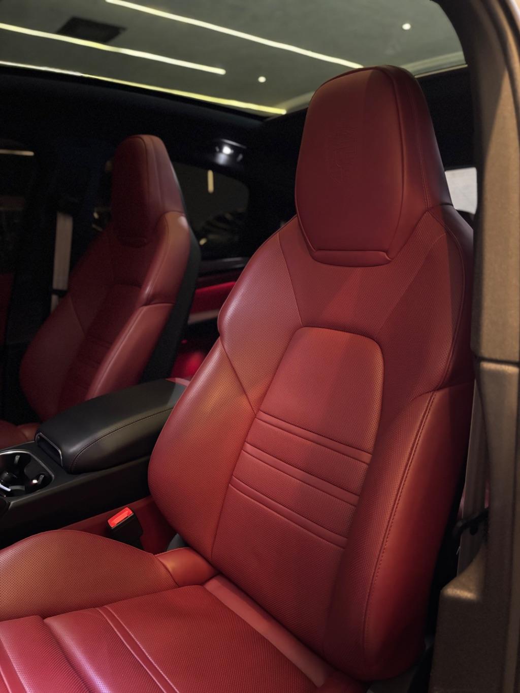 PORSCHE Cayenne - Foto