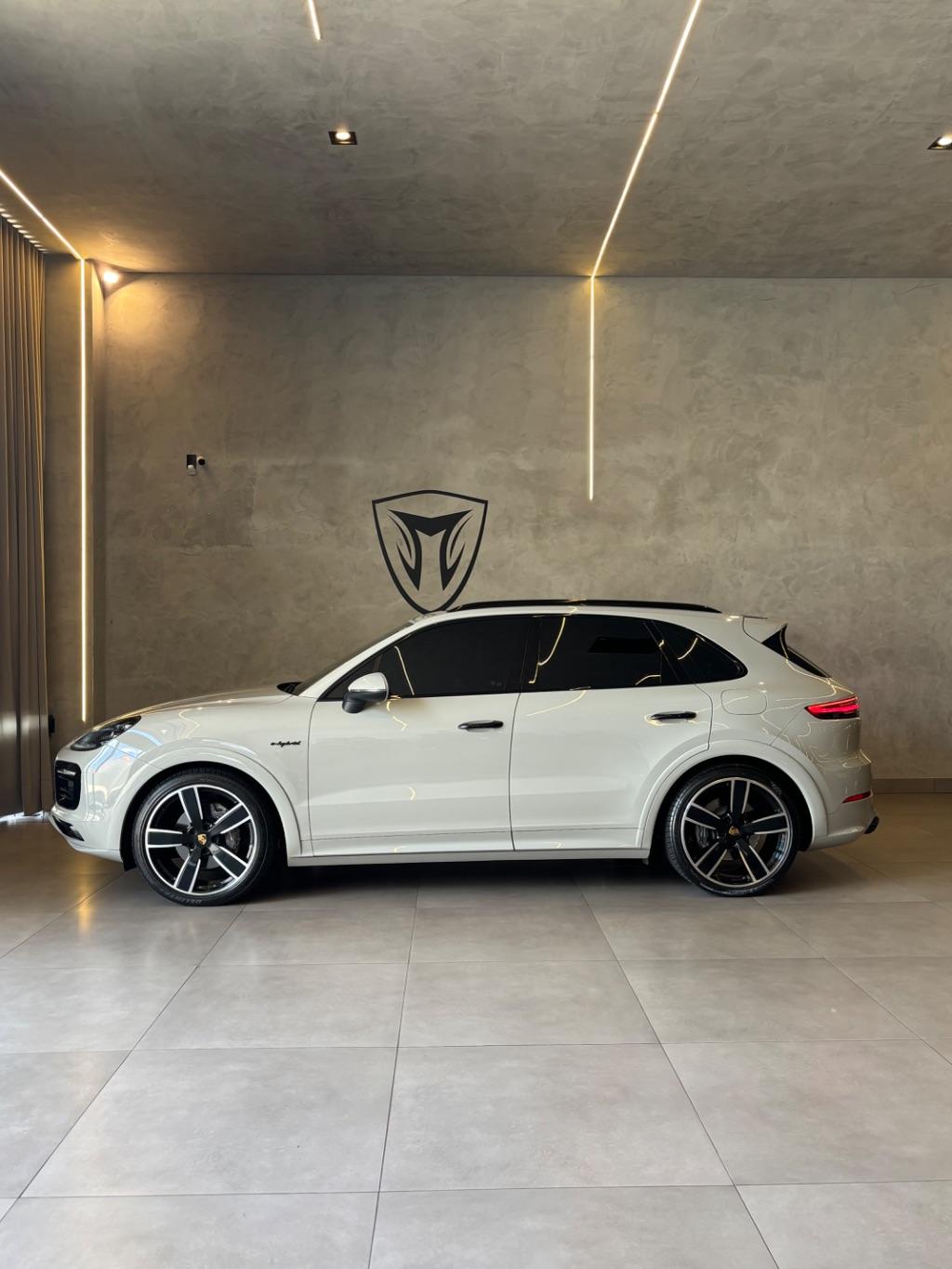 PORSCHE Cayenne - Foto
