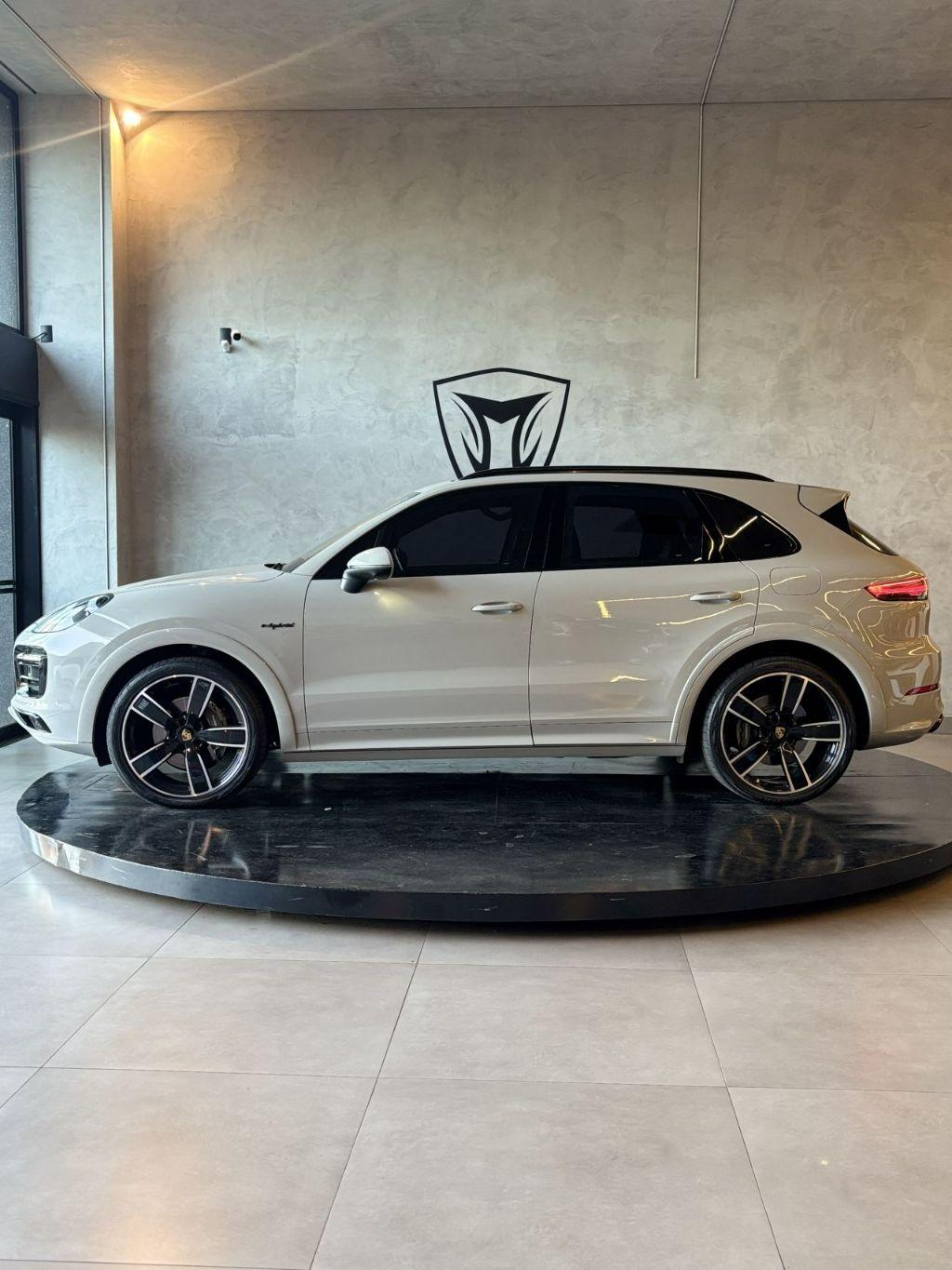 PORSCHE Cayenne - Foto