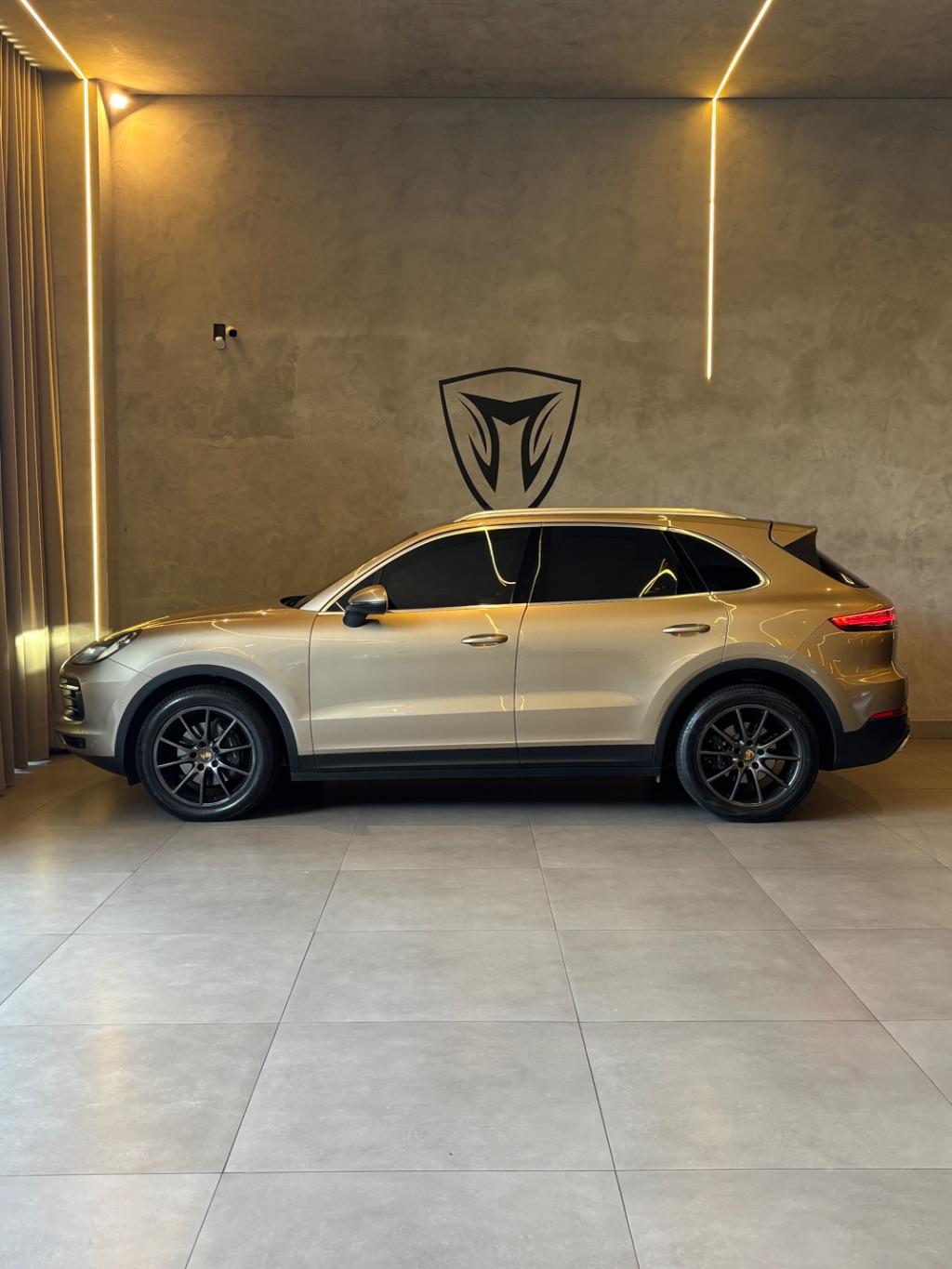 PORSCHE Cayenne - Foto