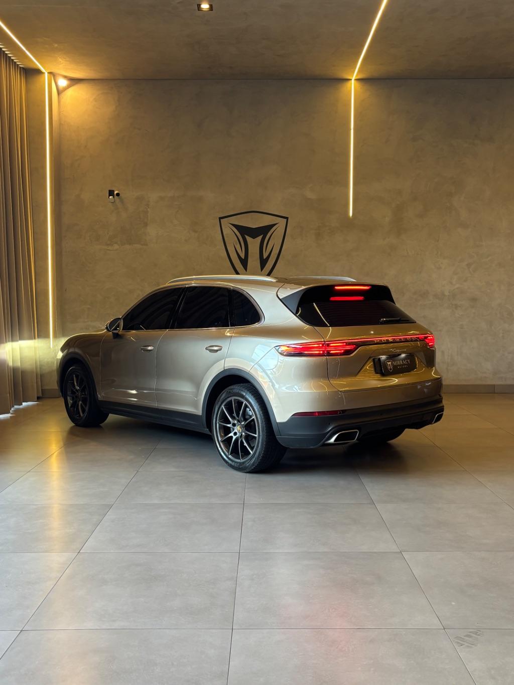 PORSCHE Cayenne - Foto