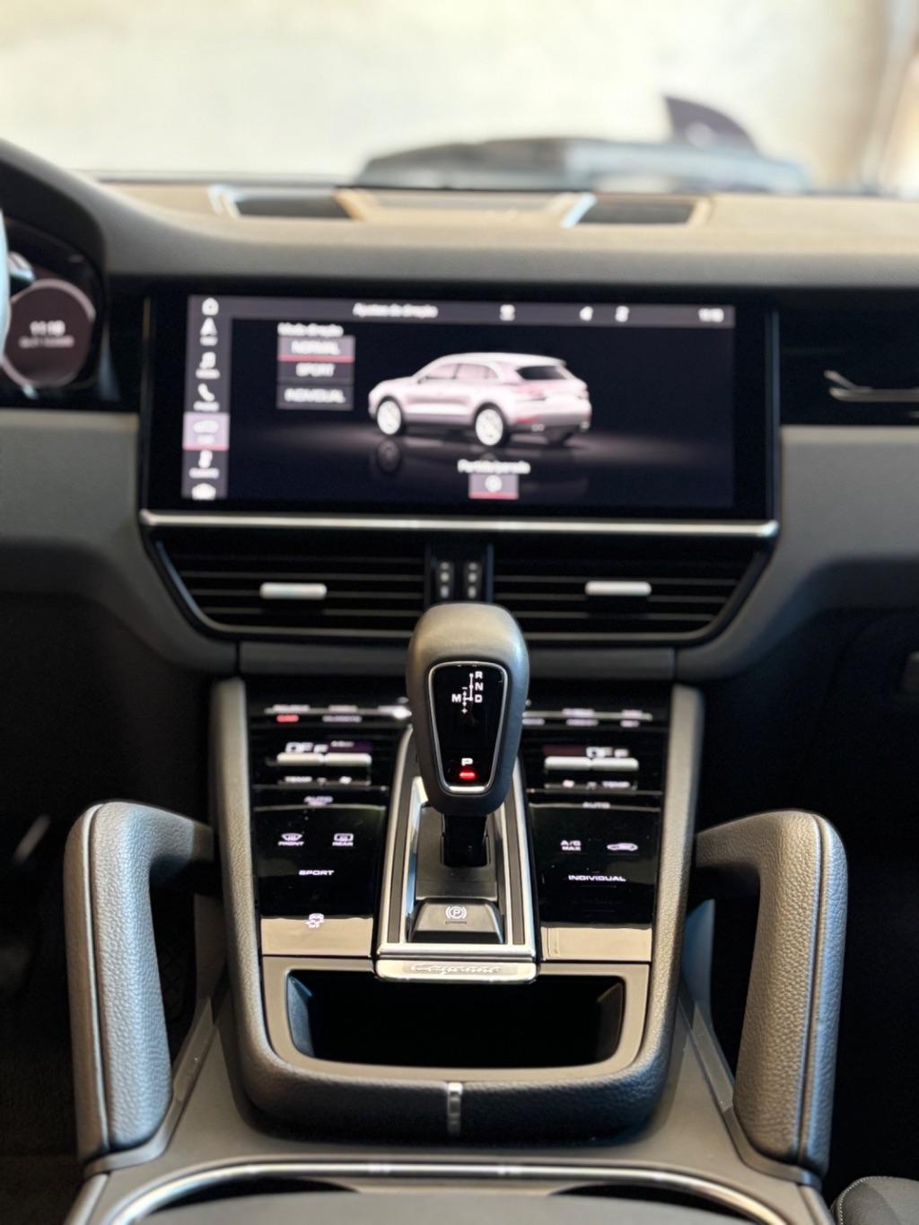 PORSCHE Cayenne - Foto