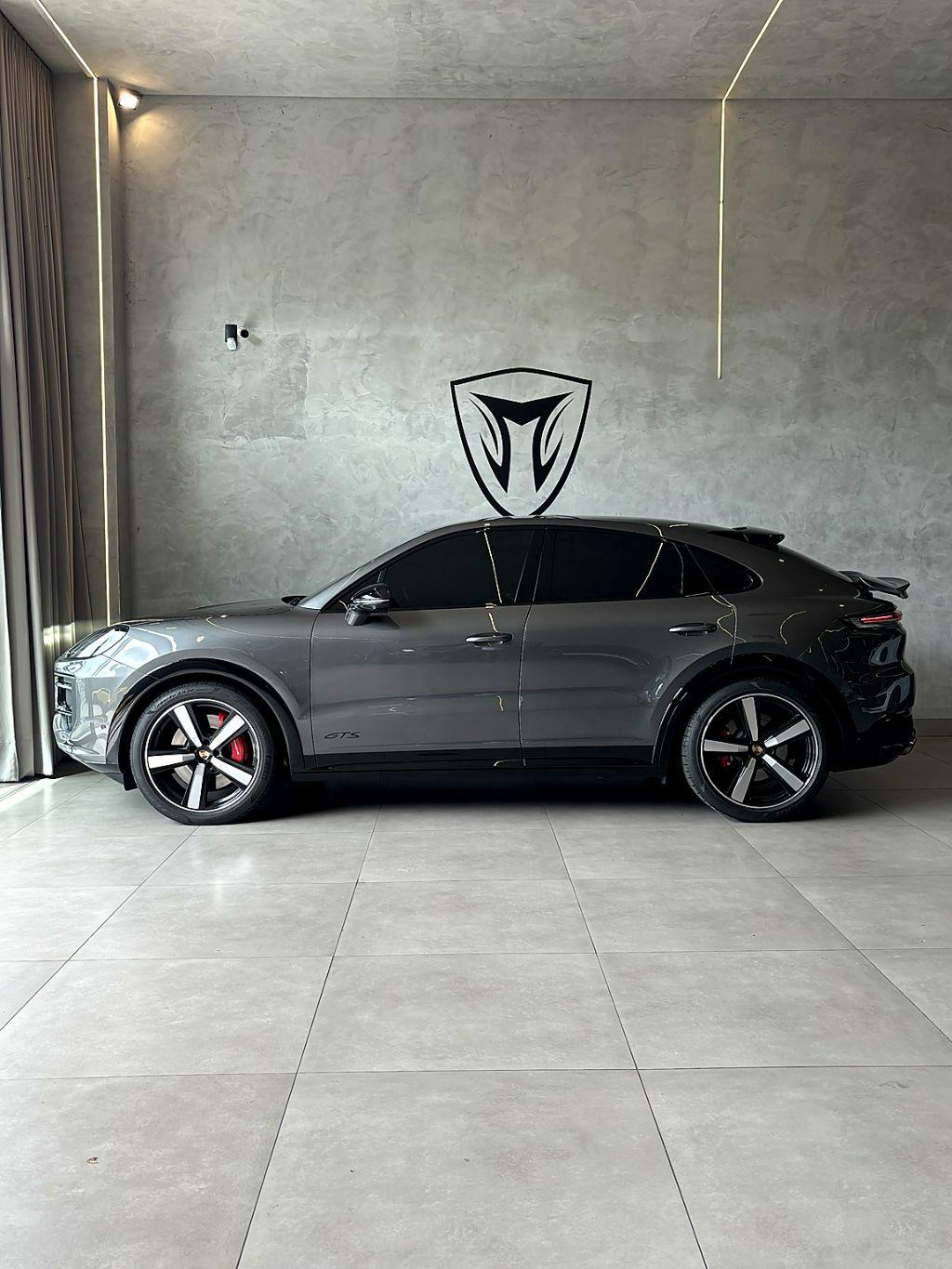 PORSCHE Cayenne - Foto