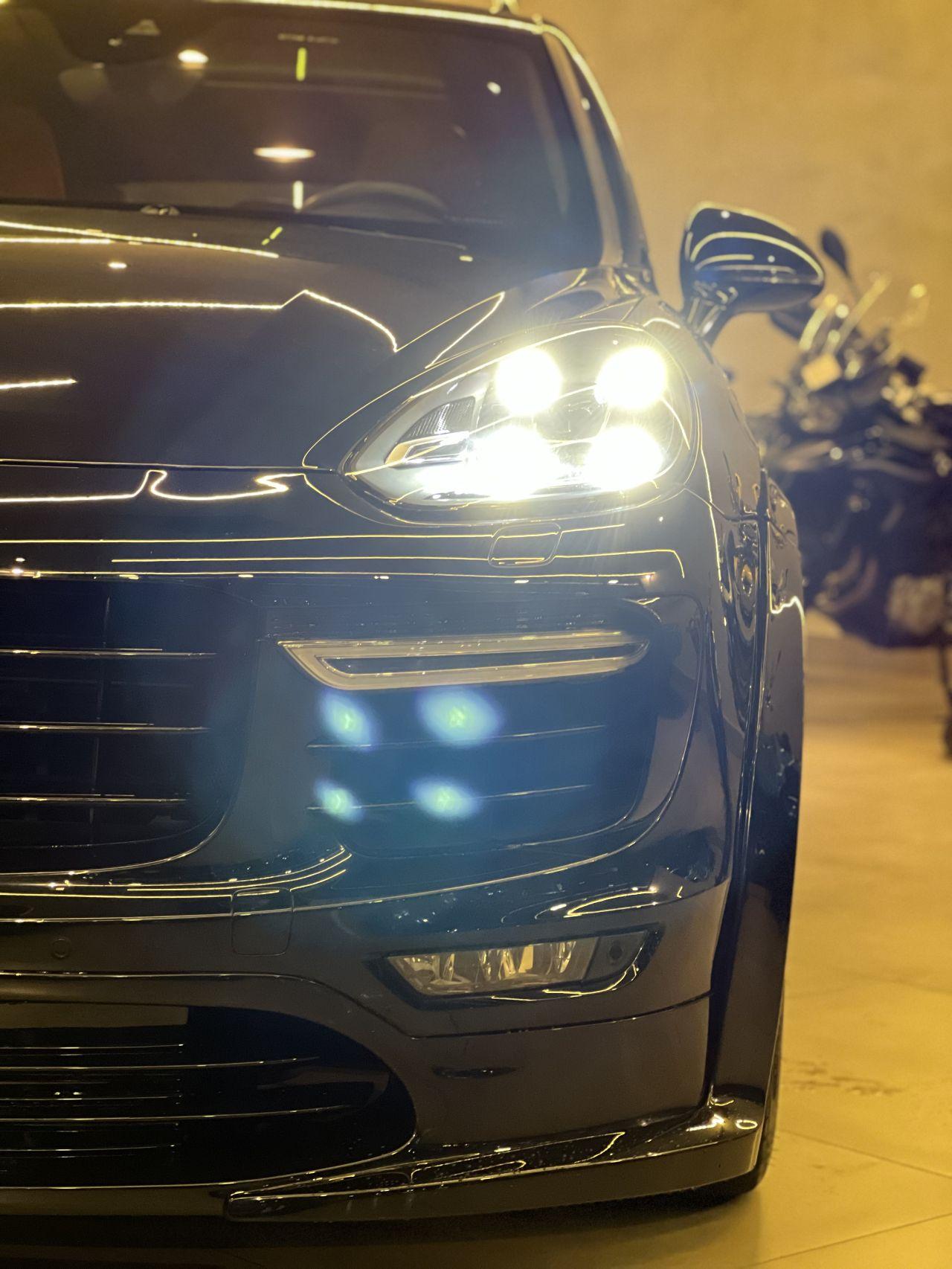 PORSCHE Cayenne - Foto
