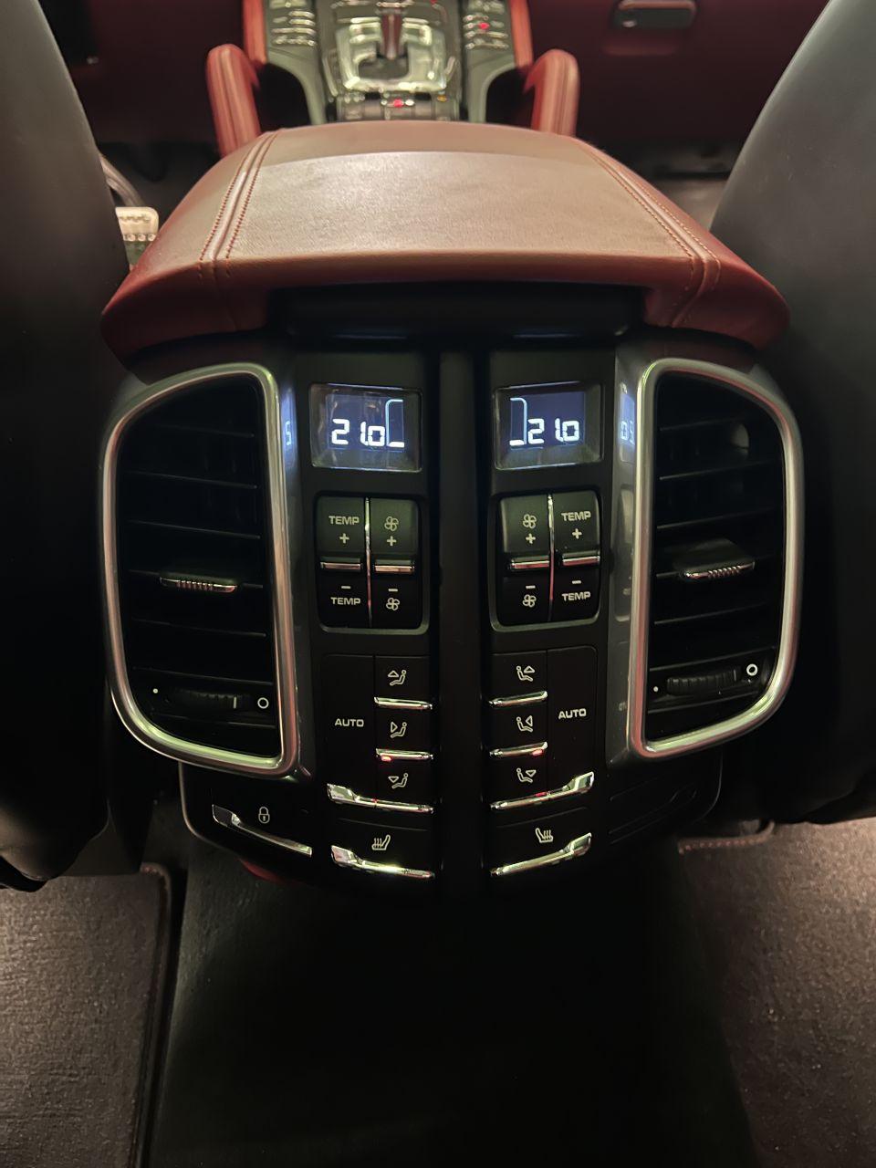 PORSCHE Cayenne - Foto