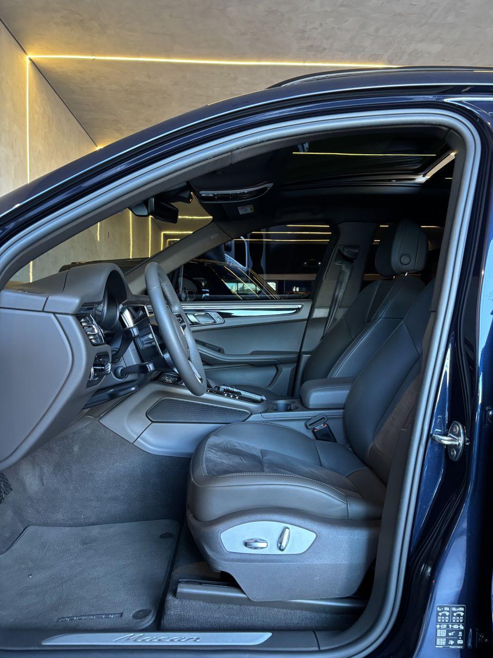 PORSCHE Macan - Foto