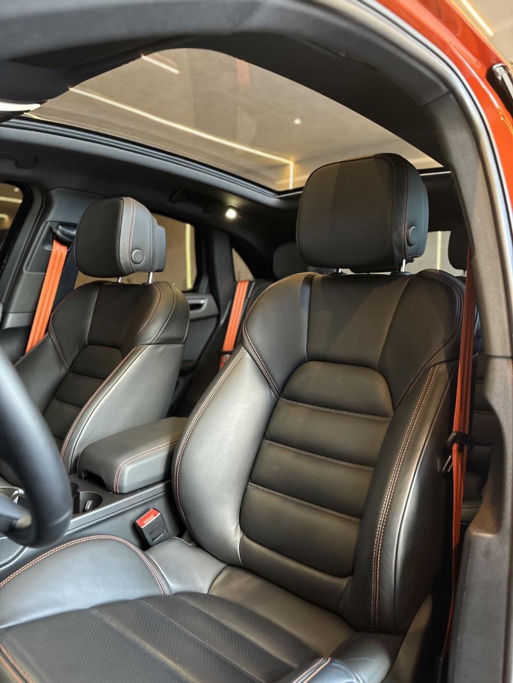 PORSCHE Macan - Foto