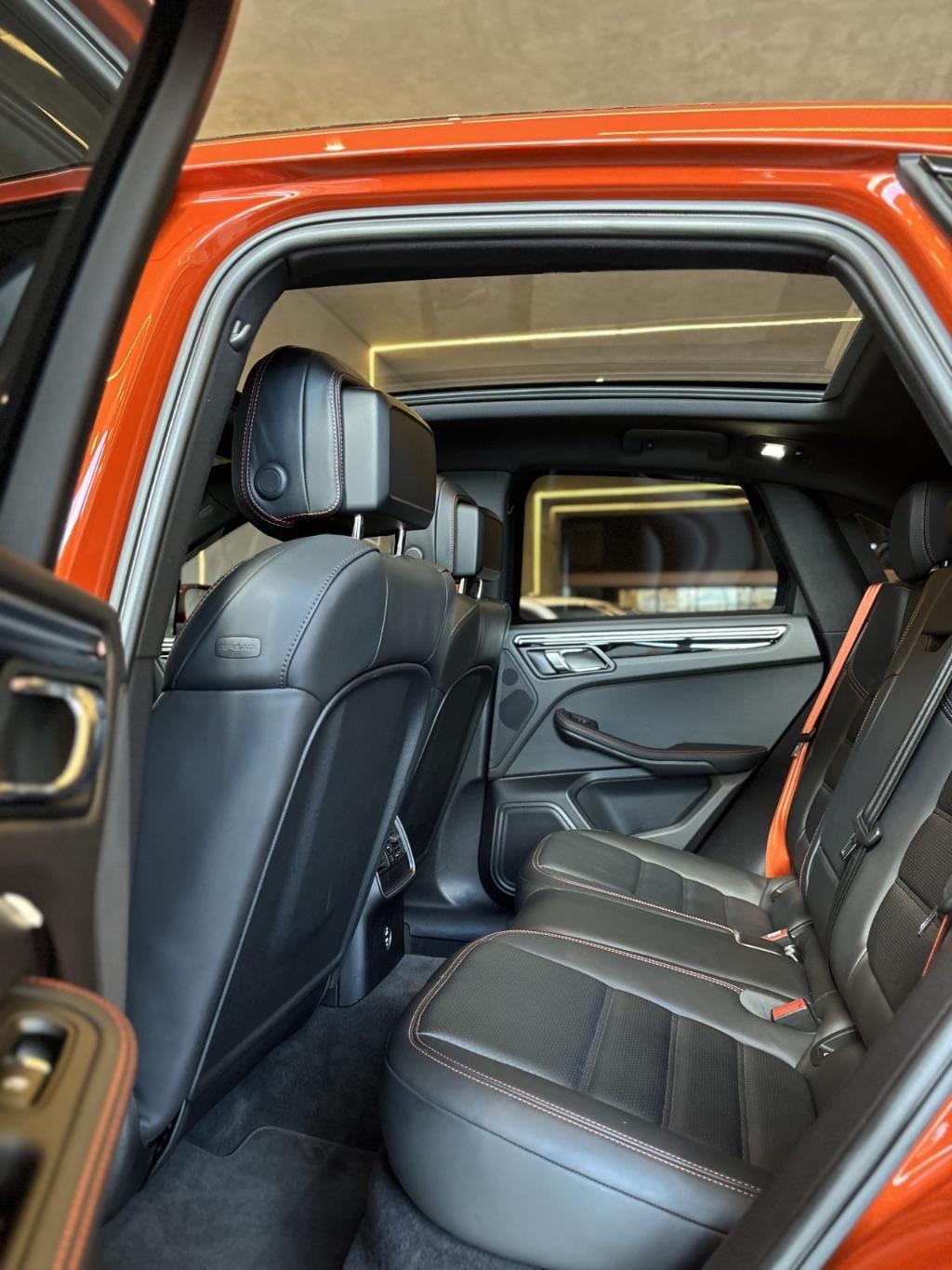 PORSCHE Macan - Foto