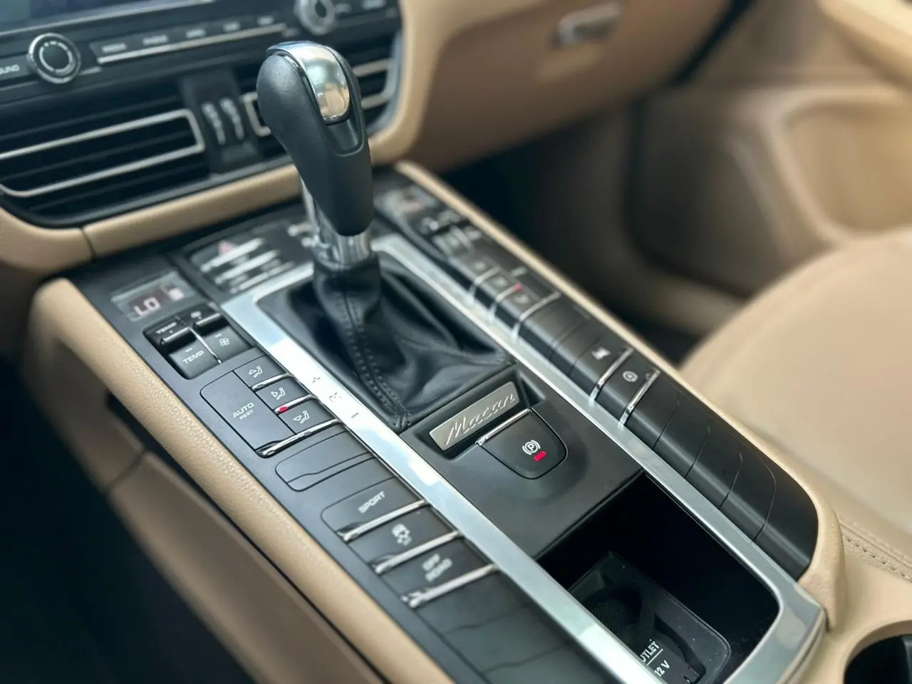 PORSCHE Macan - Foto