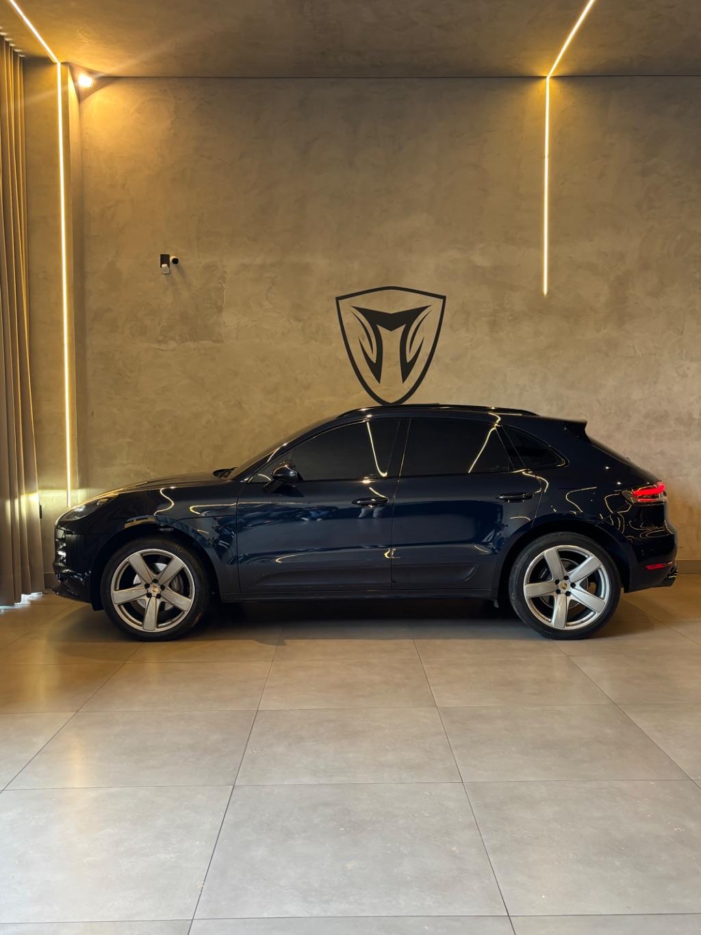 PORSCHE Macan - Foto