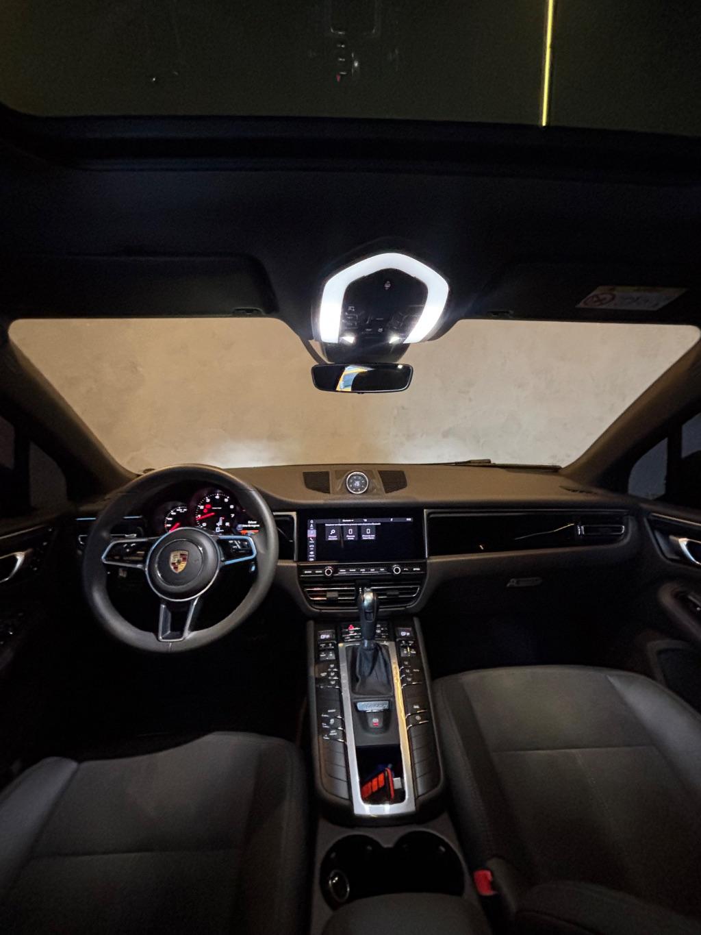 PORSCHE Macan - Foto