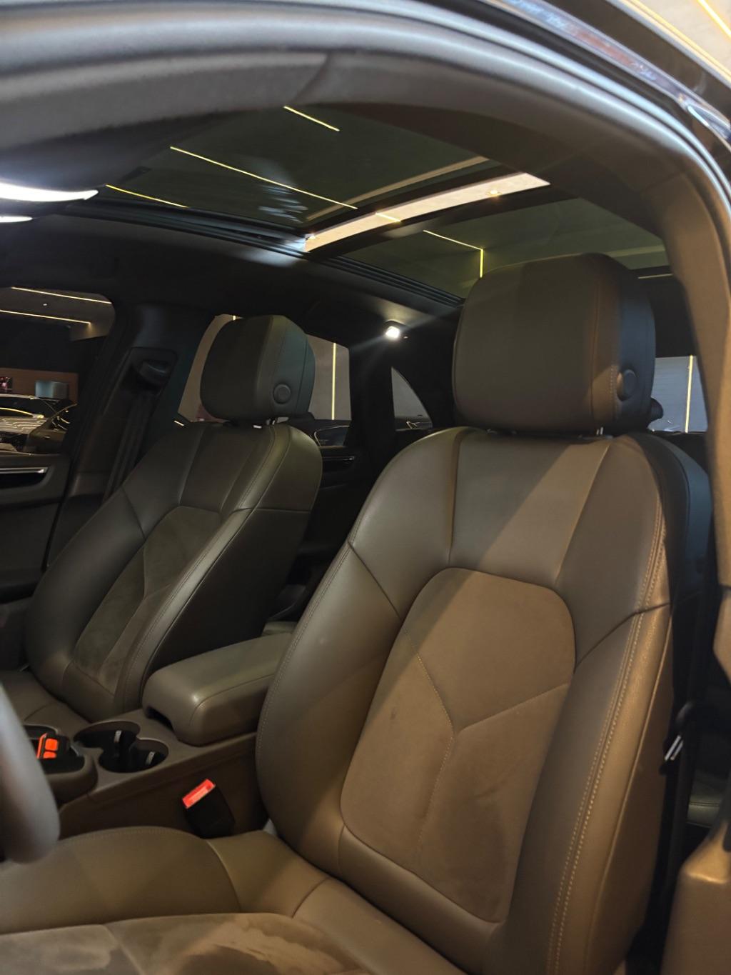 PORSCHE Macan - Foto