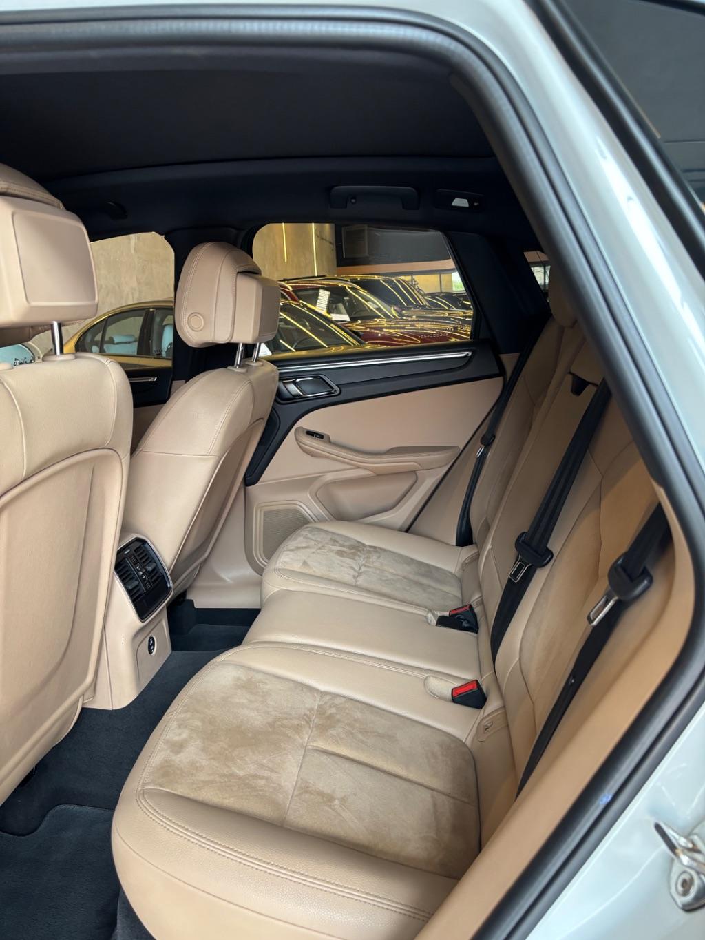 PORSCHE Macan - Foto