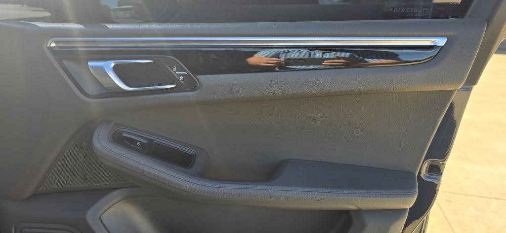PORSCHE Macan - Foto
