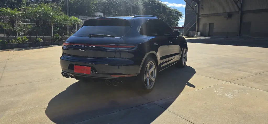 PORSCHE Macan - Foto