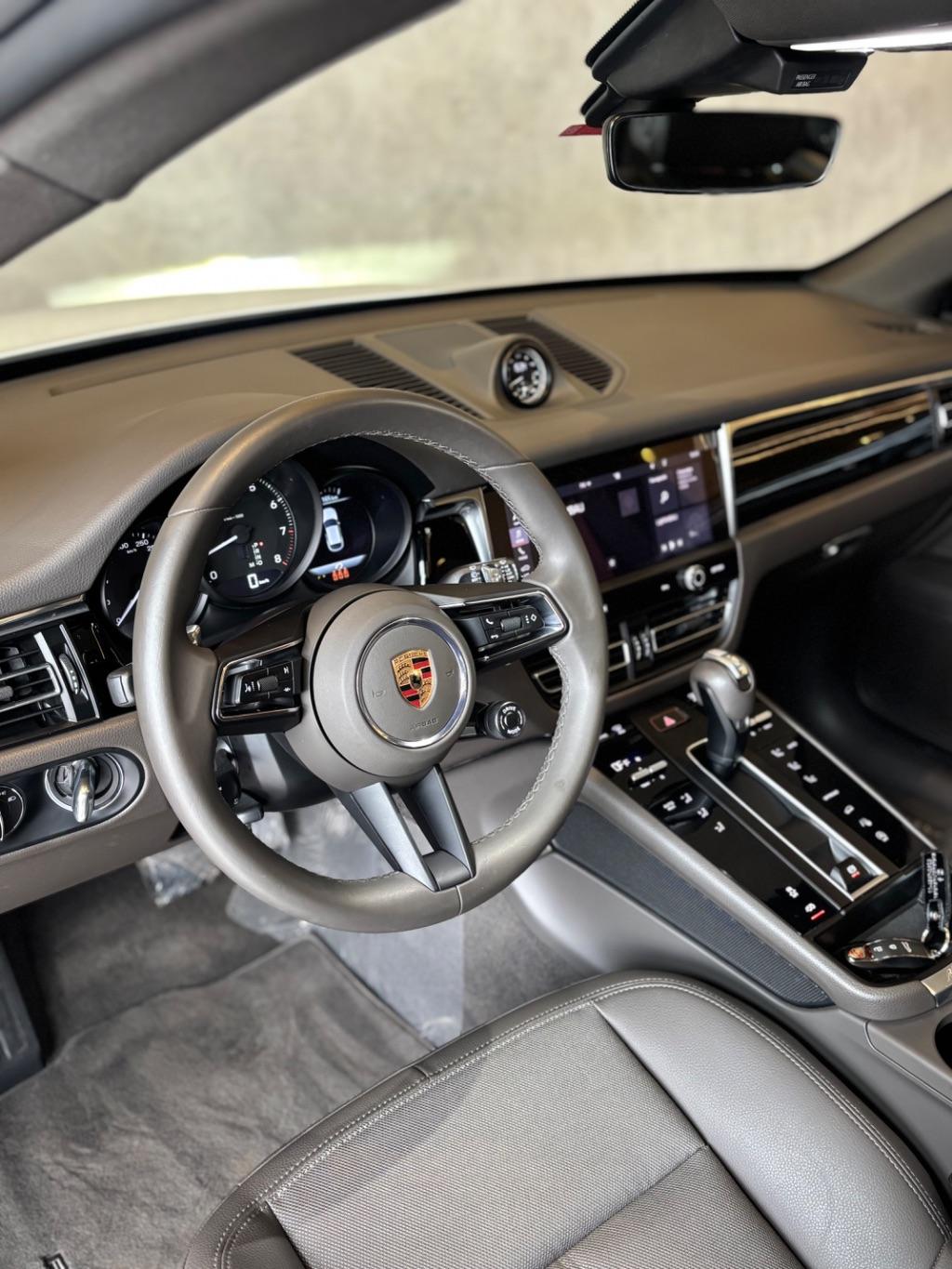 PORSCHE Macan - Foto
